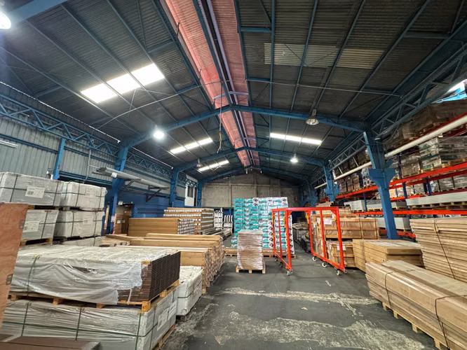 Alquiler Bodega Industrial en La Uruca | 1,913 m².