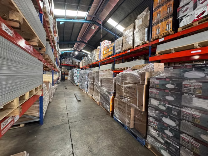 Alquiler Bodega Industrial en La Uruca | 1,913 m².