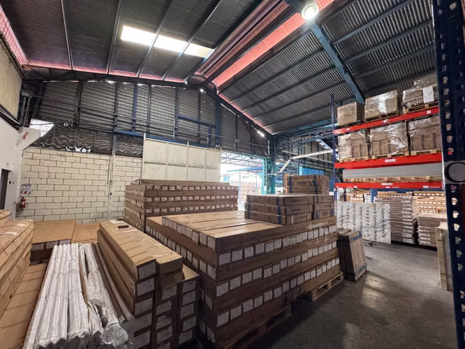 Alquiler Bodega Industrial en La Uruca | 1,913 m².