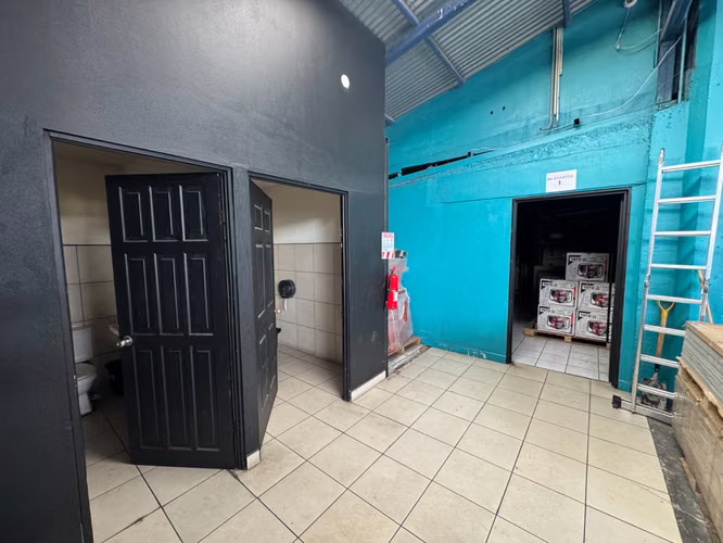 Alquiler Bodega Industrial en La Uruca | 1,913 m².