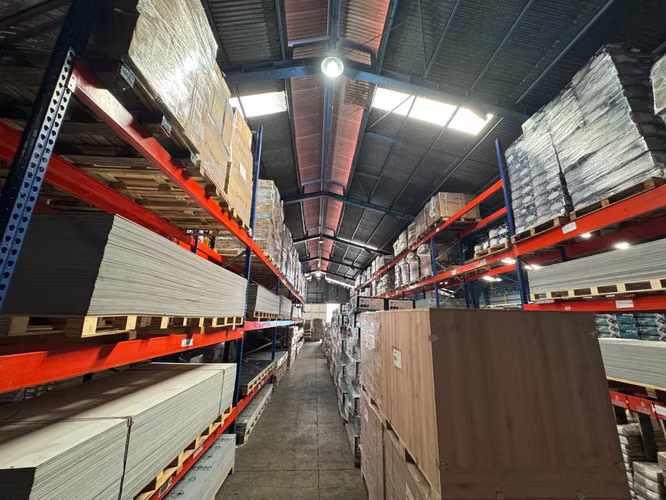 Alquiler Bodega Industrial en La Uruca | 1,913 m².