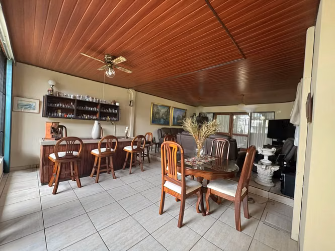 Propiedad 7 Habitaciones con jardín, Guayabos, Curridabat - Imagen 2