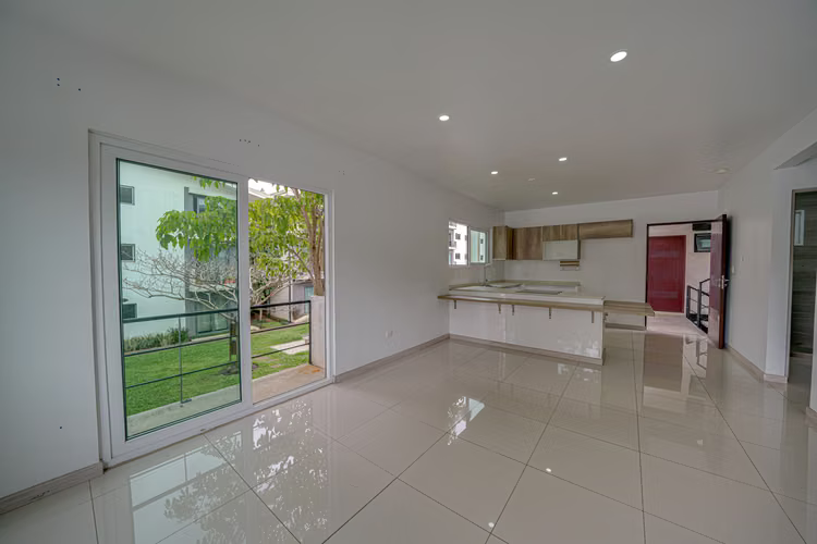 APARTMENT FOR SALE: 2 BR / 2 BA / 2 PARKING SPACES – URUCA, SAN JOSÉ FV