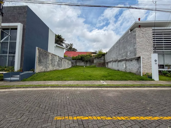 Venta de lote en CONDOMINIO RIALTO