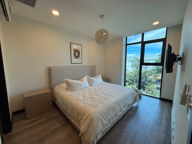 Vendo apartamento moderno en edificio en Escazú, cerca de Multiplaza - Imagen 6