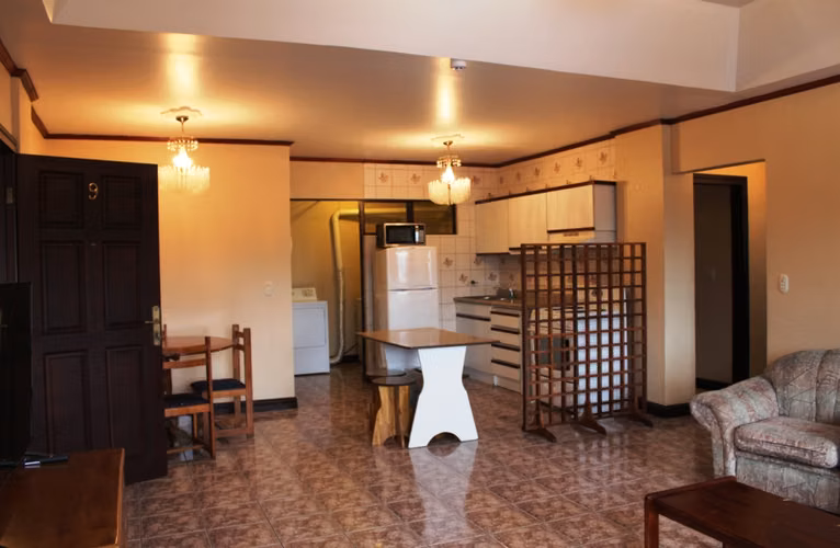 APARTAMENTO EN ROHRMOSER. FULL AMUEBLADO. - Imagen 2