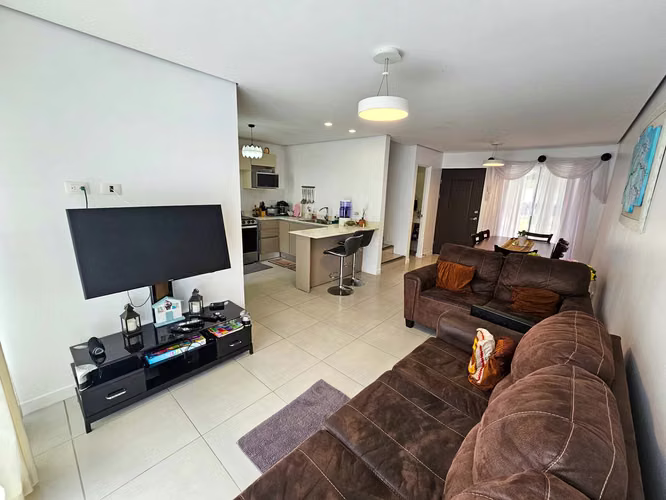 Venta de casa 2 niveles en Cond. Korú,