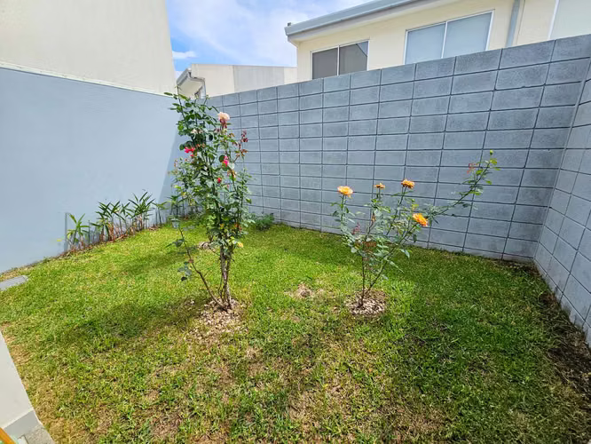 Venta de casa 2 niveles en Cond. Korú,