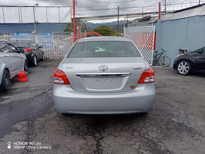Toyota yaris - Imagen 4