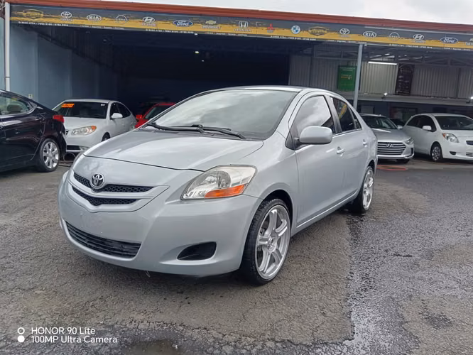 Toyota yaris - Imagen 3