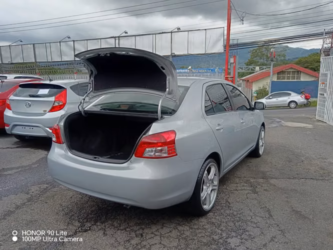 Toyota yaris - Imagen 9