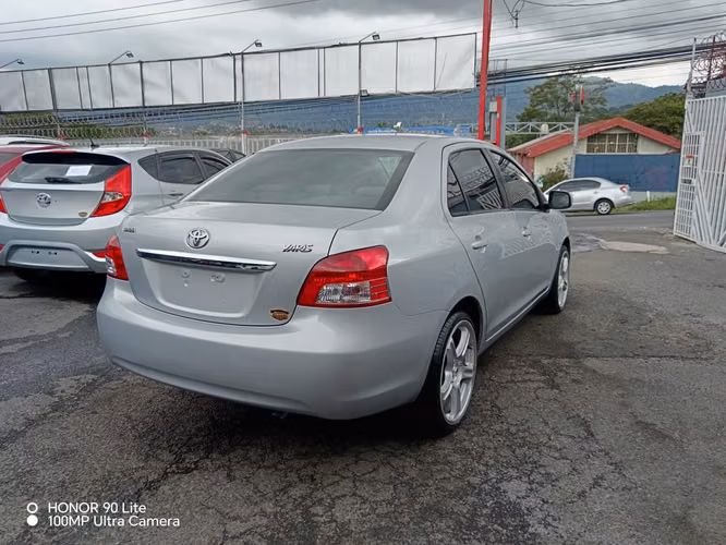 Toyota yaris - Imagen 6