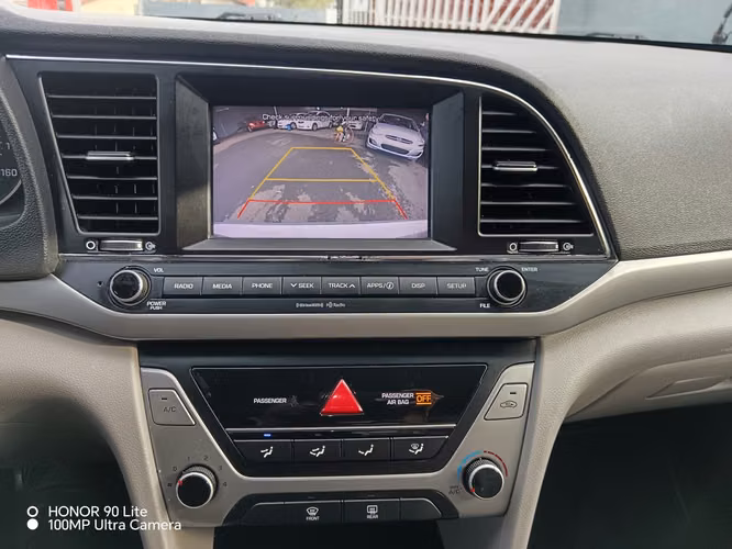 Hyundai elantra - Imagen 9
