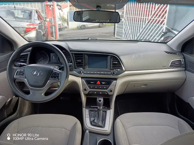 Hyundai elantra - Imagen 12