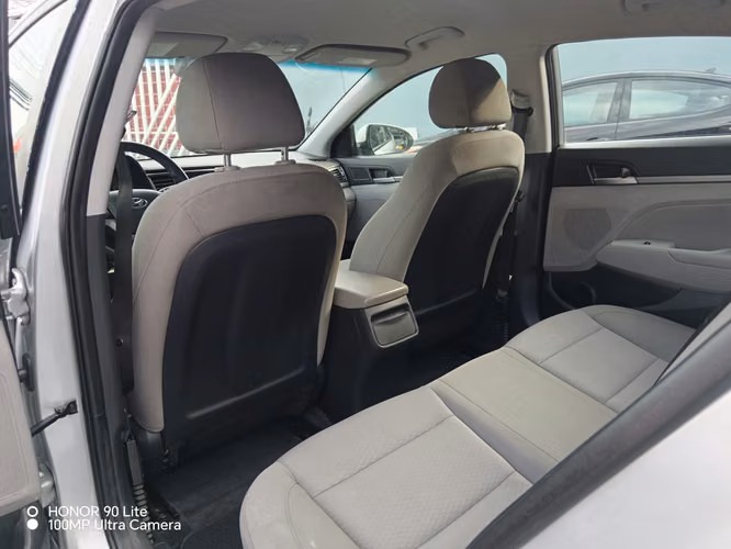 Hyundai elantra - Imagen 14