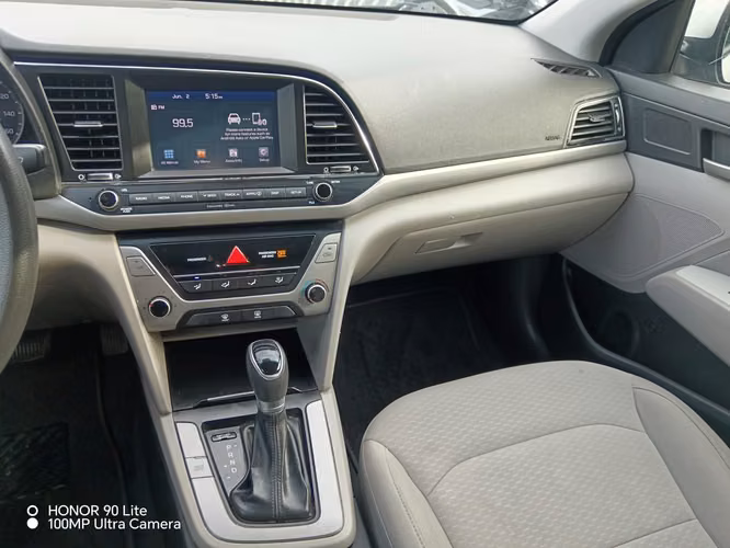 Hyundai elantra - Imagen 11