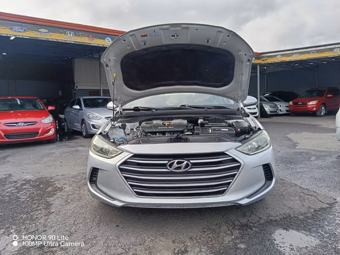 Hyundai elantra - Imagen 7