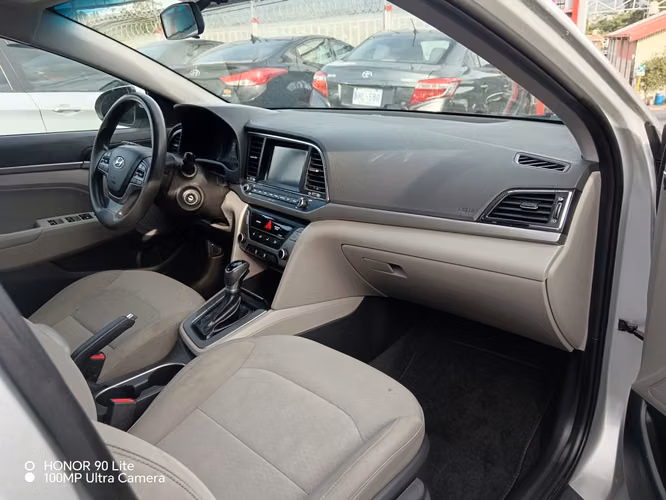 Hyundai elantra - Imagen 15