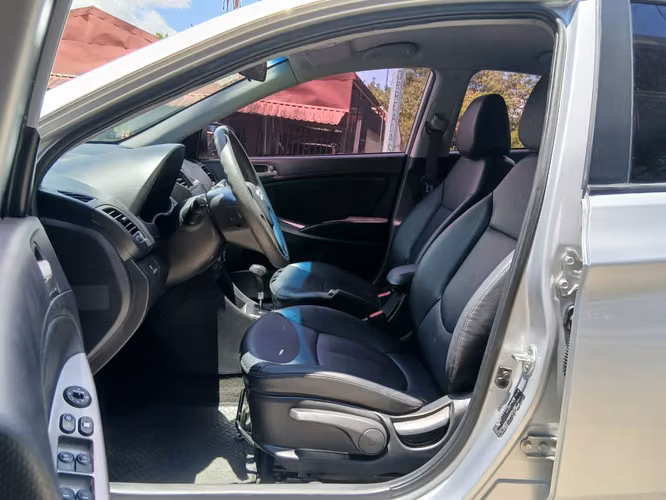 Hyundai accent