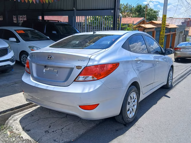 Hyundai accent