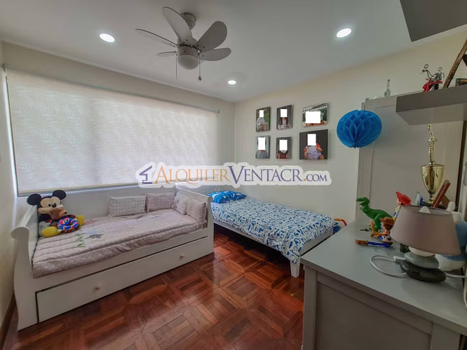 CASA DE UN NIVEL CON USO DE SUELO MIXTO EN SAN RAFAEL ESCAZU / SOBRE CALLE PRINCIPAL - Imagen 12