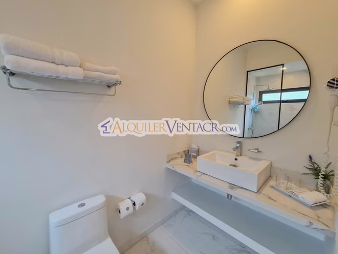 CASA DE UN NIVEL CON USO DE SUELO MIXTO EN SAN RAFAEL ESCAZU / SOBRE CALLE PRINCIPAL - Imagen 19