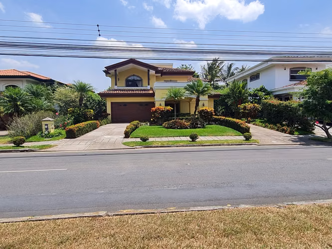 Venta Exclusiva Residencia en Valle del Sol, Santa Ana - Imagen 6