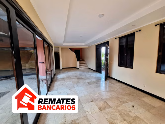 Venta de casa, Bosques de Doña Rosa con piscina propia, Belén, Heredia