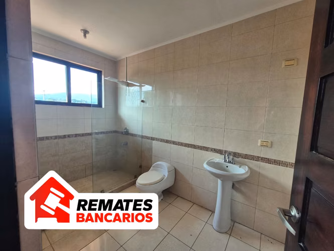Venta de casa, Bosques de Doña Rosa con piscina propia, Belén, Heredia