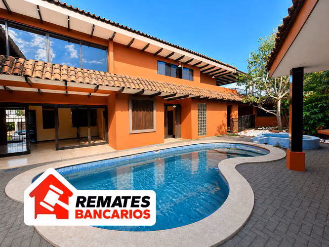 Venta de casa, Bosques de Doña Rosa con piscina propia, Belén, Heredia