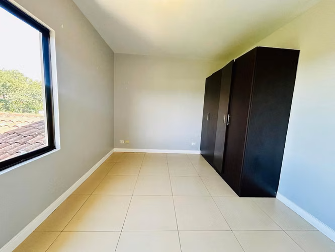 Venta de casa en Condominio Atocha, Ulloa, Heredia, Remate - Imagen 13