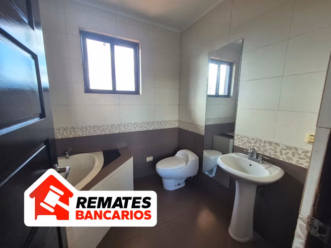 Venta de casa, Bosques de Doña Rosa con piscina propia, Belén, Heredia
