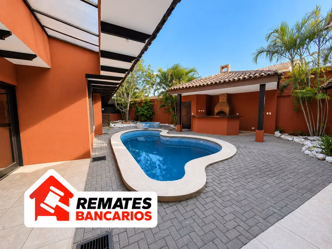 Venta de casa, Bosques de Doña Rosa con piscina propia, Belén, Heredia