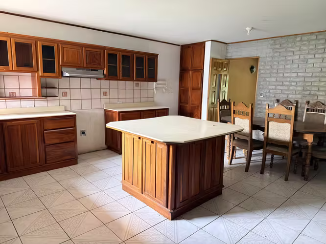 Venta de casa Independiente en Guachipelín | 1,103 m² de Terreno | Cerca de Distrito 4
