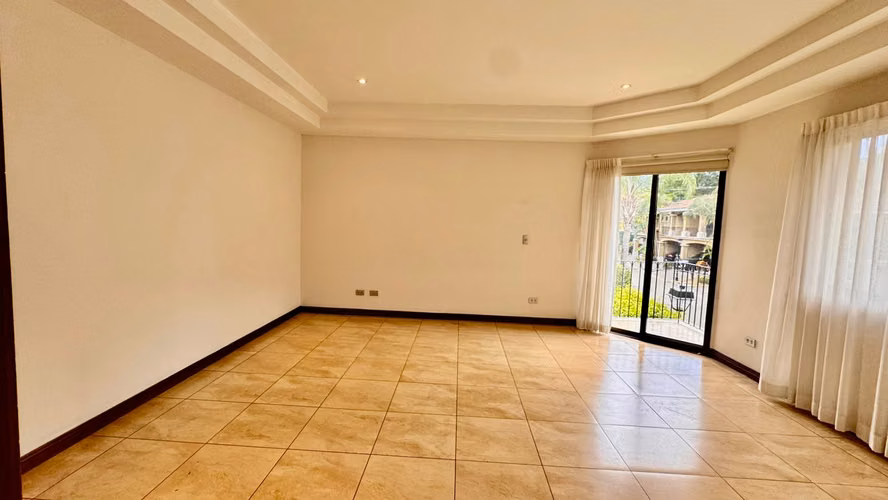 Almeria, linda-amplia 270 m2, L. Blanca, 3 hab, A/C, 2.5 baños, terraza, patio, sala TV, amenidad. - Imagen 10