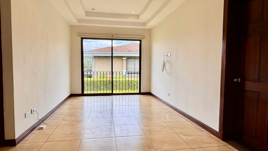 Almeria, linda-amplia 270 m2, L. Blanca, 3 hab, A/C, 2.5 baños, terraza, patio, sala TV, amenidad. - Imagen 8
