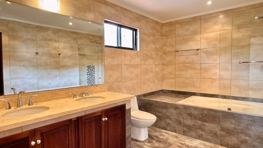 Almeria, linda-amplia 270 m2, L. Blanca, 3 hab, A/C, 2.5 baños, terraza, patio, sala TV, amenidad. - Imagen 11