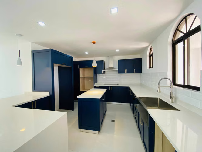 Espectacular Casa Condominio 4 hab. Pozos, Santa Ana · 370 m² - Imagen 17