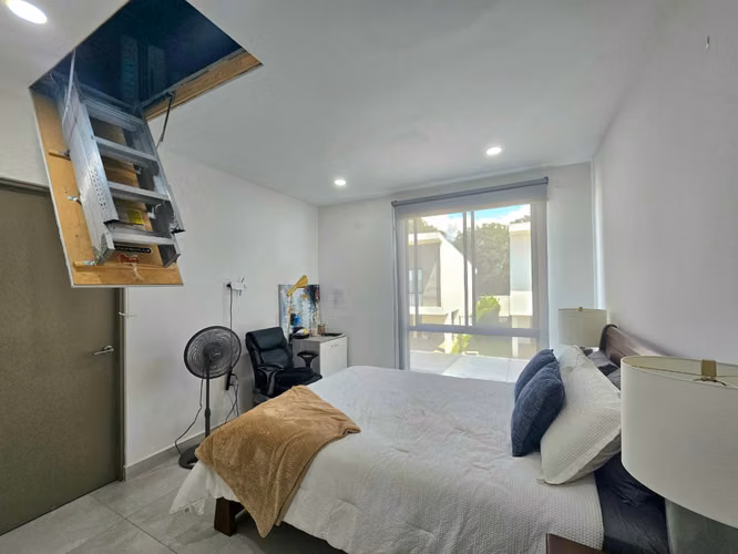 Alquiler Casa Amueblada en Condominio en Pozos, Santa Ana - 2HAB/2.5BA - 160M²