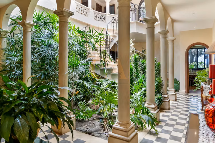 Lujosa Mansión en un Residencial Exclusivo, Santo Domingo de Heredia