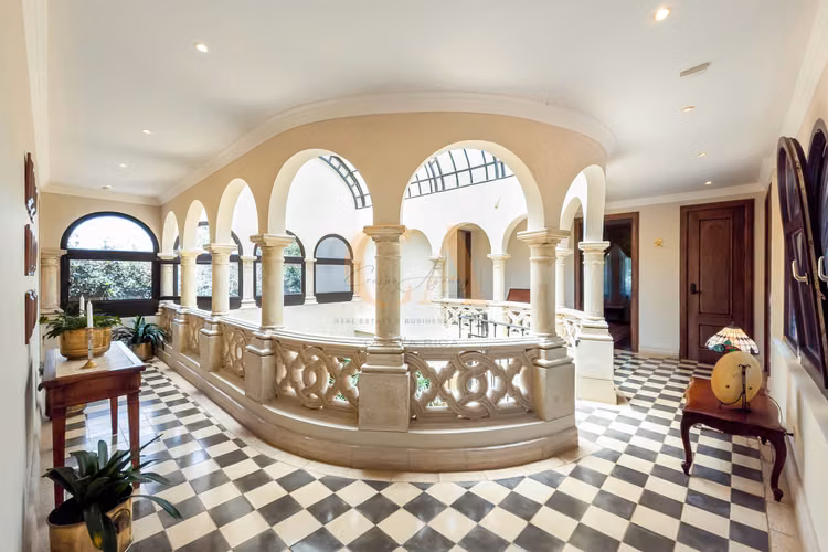 Lujosa Mansión en un Residencial Exclusivo, Santo Domingo de Heredia