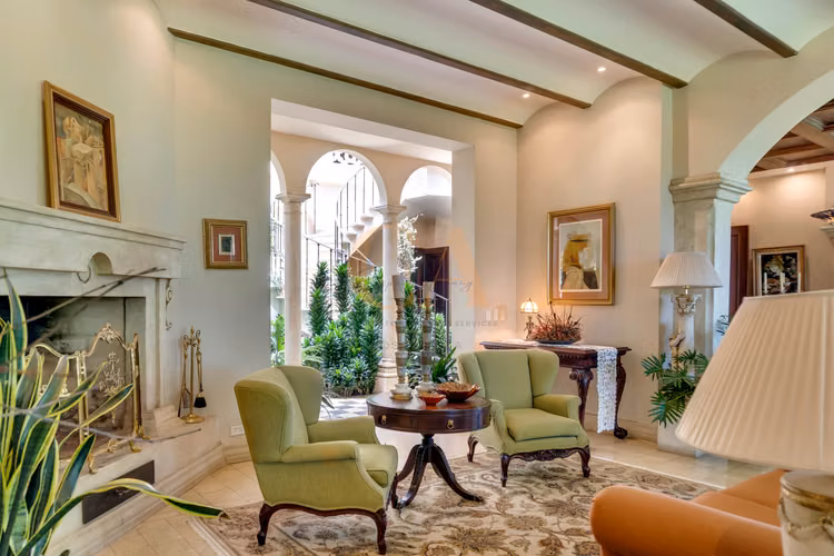 Lujosa Mansión en un Residencial Exclusivo, Santo Domingo de Heredia