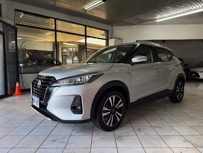 2025 Nissan Kicks Play - Imagen 3