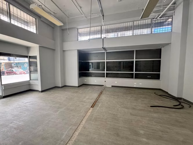Se alquila amplío local comercial en el corazón de San José , en Primera planta - Imagen 3