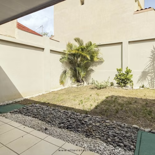 Casa de 3 Hab en Condominio – A 100m del Masxmenos y 300m de Santa Ana Town Center - Imagen 2