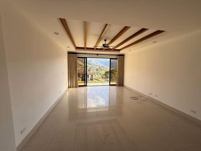 Alto de las Palomas, Vista al Valle, lindo-muy amplio, 2 hab, 2.5 baños, sala TV, vista espectacul. - Imagen 4