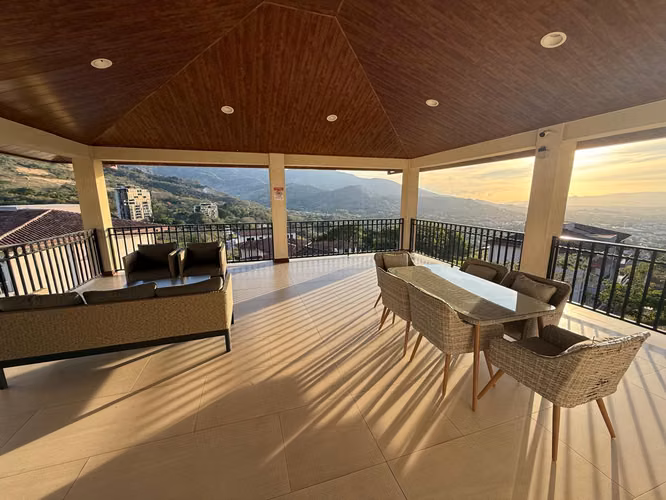 Alto de las Palomas, Vista al Valle, lindo-muy amplio, 2 hab, 2.5 baños, sala TV, vista espectacul. - Imagen 18