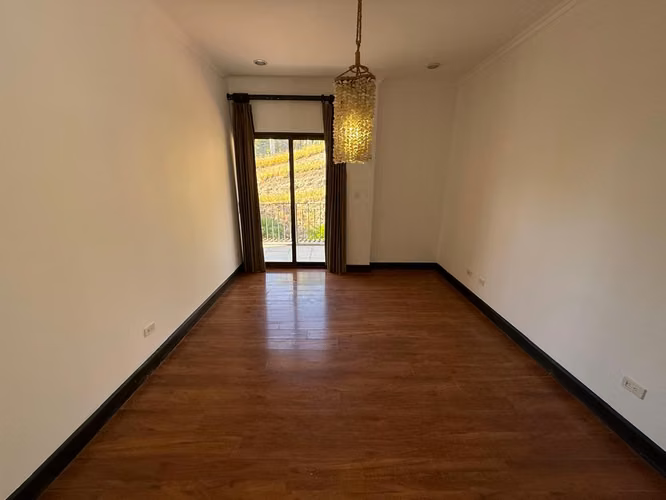 Alto de las Palomas, Vista al Valle, lindo-muy amplio, 2 hab, 2.5 baños, sala TV, vista espectacul. - Imagen 9