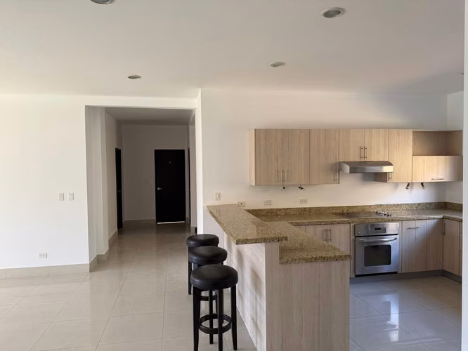 Alto de las Palomas, Vista al Valle, lindo-muy amplio, 2 hab, 2.5 baños, sala TV, vista espectacul. - Imagen 3