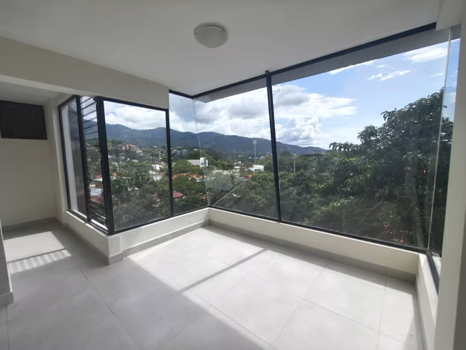 Bello apartamento en RENTA Bello Horizonte Escazu amplio y moderno - Imagen 4